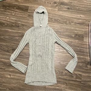 One Clothing early 2000’s sweater hoodie junior’s size L